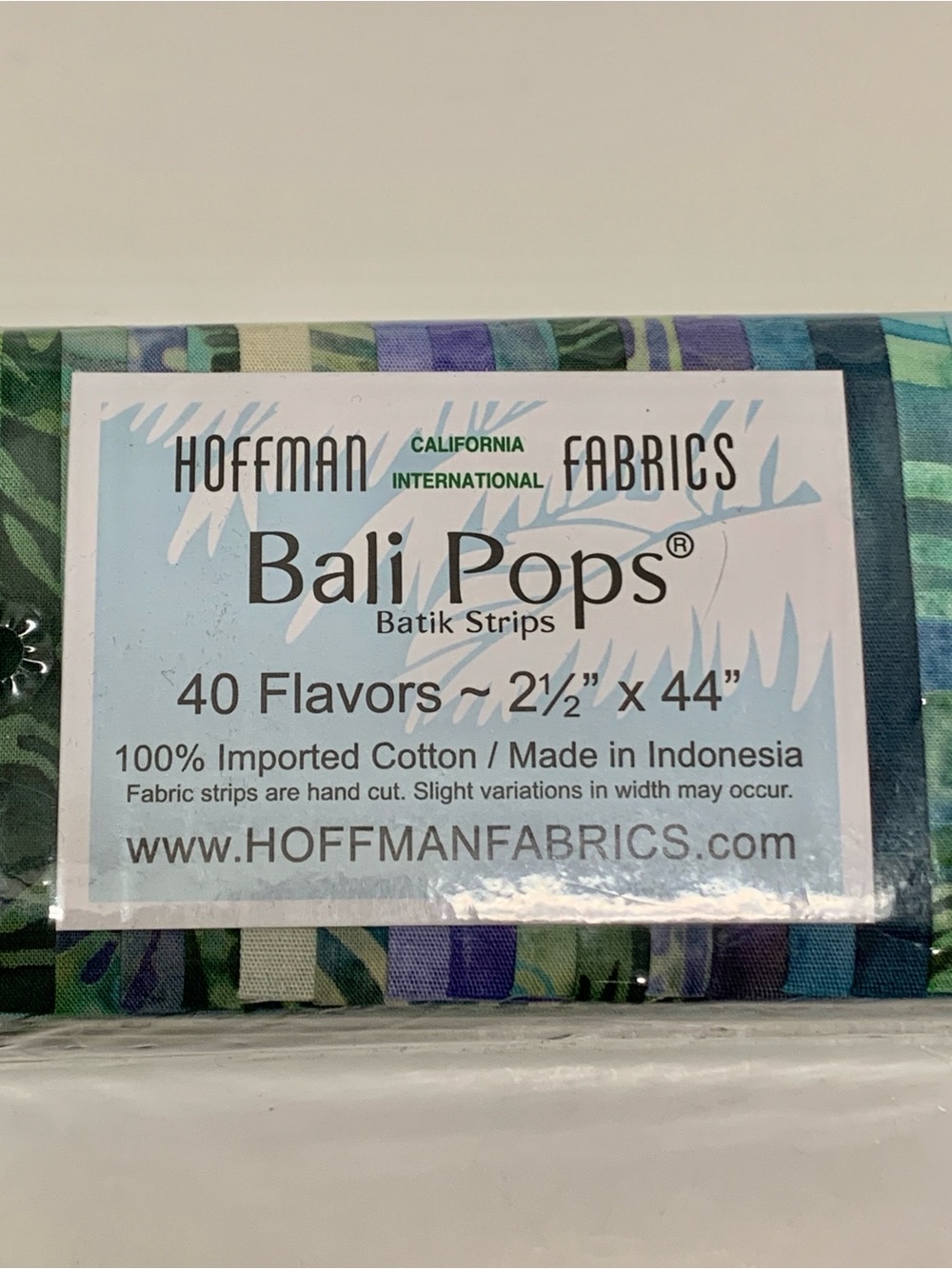 Hoffman Fabrics Bali Pops Grasshopper 40 Strips 2.5” x 44” Batik Fabric NWT - Picture 2 of 8